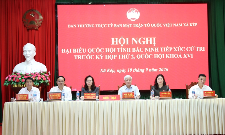  Đồng chí Đỗ Văn Chiến, Phó Chủ tịch Thường trực Quốc hội và các đại biểu tiếp xúc cử tri xã Kép