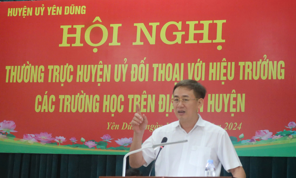 Thường trực Huyện ủy Yên Dũng đối thoại với các hiệu trưởng