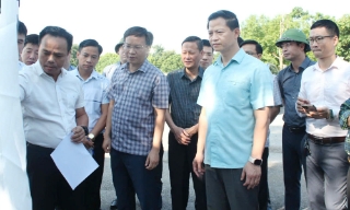 Chủ tịch UBND tỉnh Vương Quốc Tuấn kiểm tra hệ thống thoát nước phường Bắc Giang và dự án khắc phục sạt lở trên quốc lộ 279
