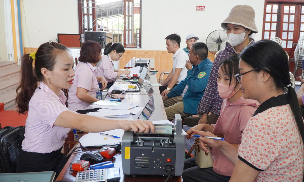  Bảo đảm tín dụng chính sách thông suốt sau sáp nhập