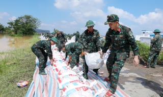 Xuân Cẩm quyết giữ đê bảo vệ khu công nghiệp
