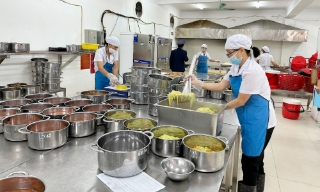 Bắc Ninh tăng cường bảo đảm an toàn thực phẩm tại bếp ăn trường học