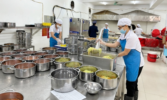 Bắc Ninh tăng cường bảo đảm an toàn thực phẩm tại bếp ăn trường học