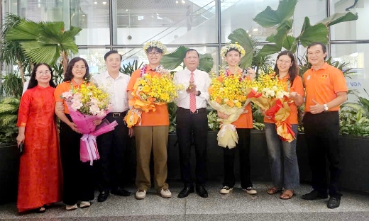 Bắc Ninh chào đón 2 học sinh đoạt Huy chương Bạc Olympic Sinh học quốc tế trở về