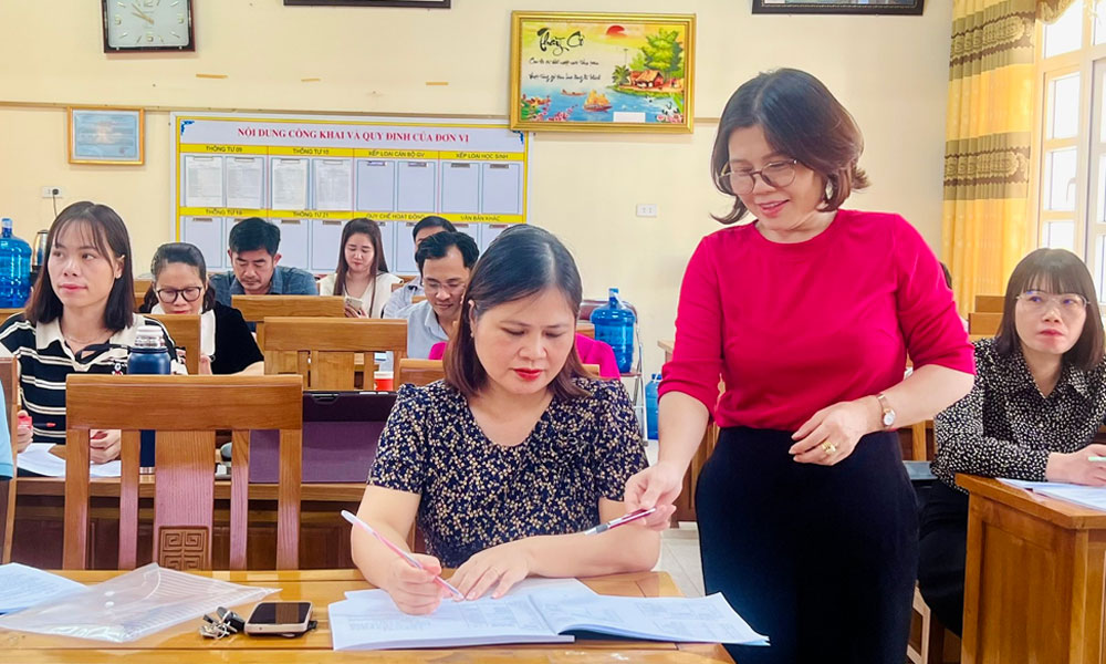 Sơn Động: Khai giảng lớp bồi dưỡng tiếng dân tộc Tày cho cán bộ, công chức, viên chức