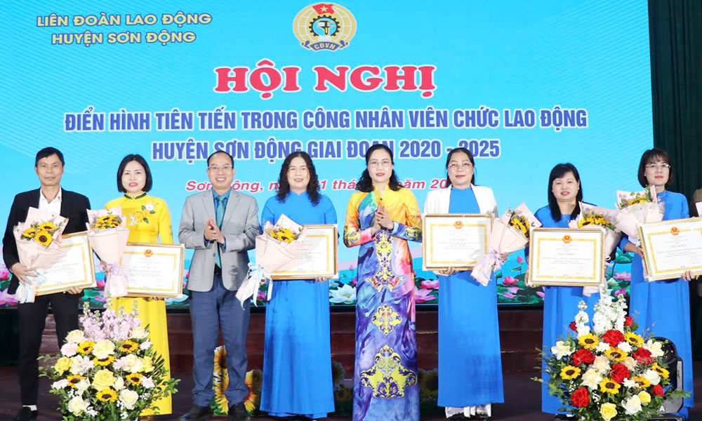 Sơn Động: Biểu dương 92 điển hình tiên tiến trong công nhân, viên chức, lao động
