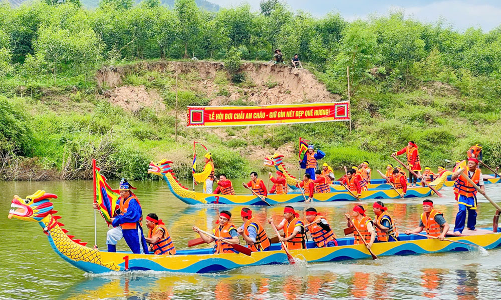 Sơn Động: Công bố lễ hội bơi chải An Châu là Di sản văn hóa phi vật thể quốc gia