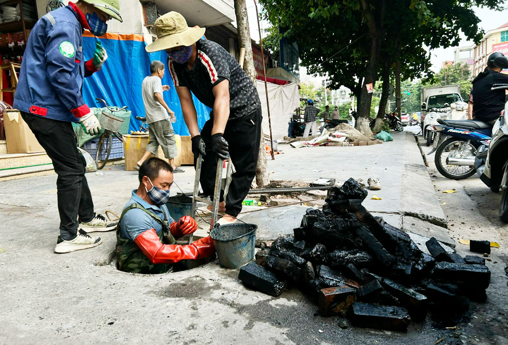  Bắc Ninh: Nạo vét cống thoát nước, phòng, chống ngập úng tại phường Bắc Giang