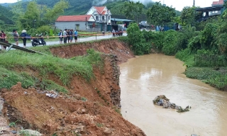 Phó Chủ tịch UBND tỉnh Phan Thế Tuấn kiểm tra công tác ứng phó với mưa lũ tại các xã Yên Định, Tuấn Đạo
