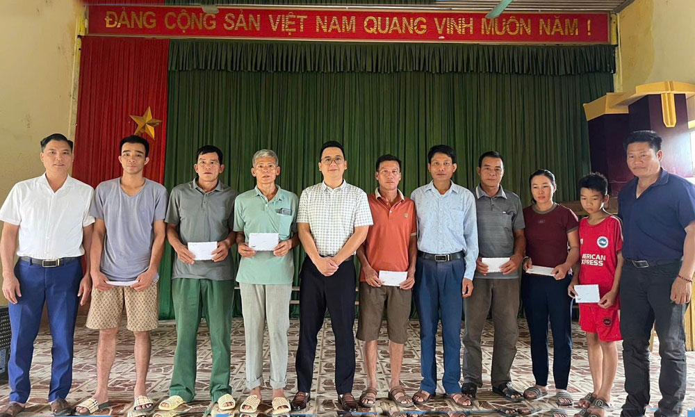  Tuấn Đạo: Một doanh nghiệp hỗ trợ 32 triệu đồng cho các hộ bị thiệt hại nặng do mưa lũ 