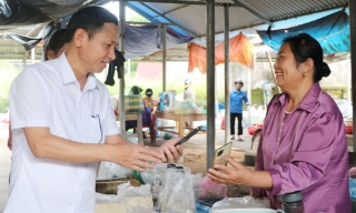 Xã Tuấn Đạo tổ chức “Phiên chợ số - Đồng hành với người dân vùng lũ"