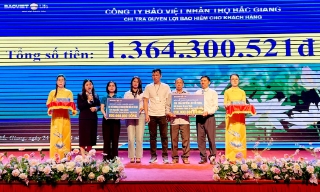 Công ty Bảo Việt Nhân thọ Bắc Giang chi trả gần 1,6 tỷ đồng quyền lợi bảo hiểm 