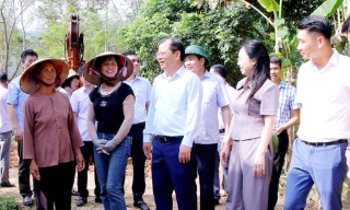Phó Chủ tịch UBND thành phố Phan Thế Tuấn kiểm tra tiến độ thực hiện Nghị quyết số 15 tại các xã miền núi 