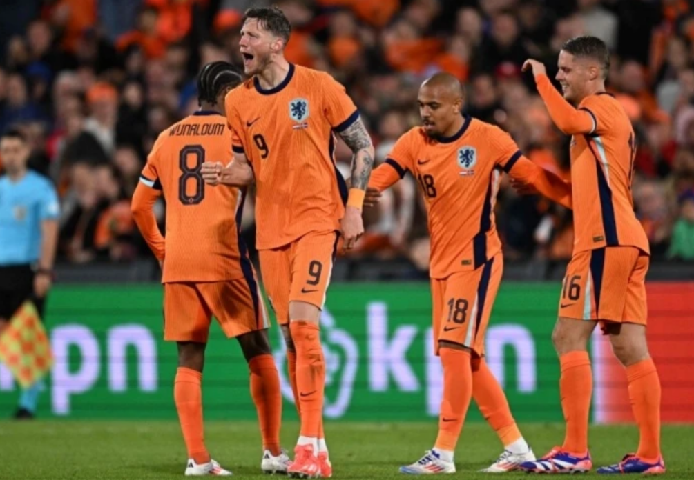 Hà Lan - Romania: ‘Tạo lốc’ ở Allianz Arena
