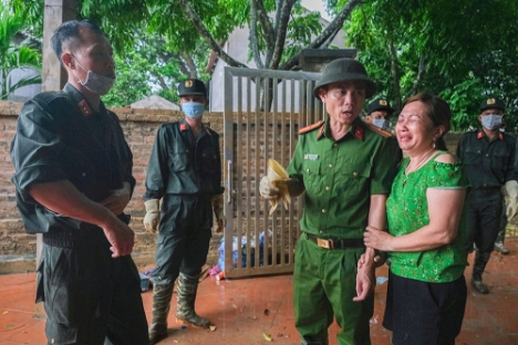 Lũ lụt đi qua, nghĩa tình đọng lại 
