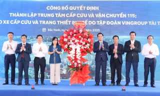 Công bố Quyết định thành lập Trung tâm Cấp cứu và Vận chuyển 115