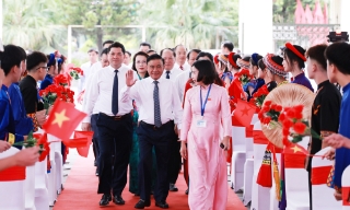 Thường trực Ban Bí thư Trần Cẩm Tú dự Lễ khai giảng tại Trường Phổ thông dân tộc Nội trú tỉnh Bắc Ninh