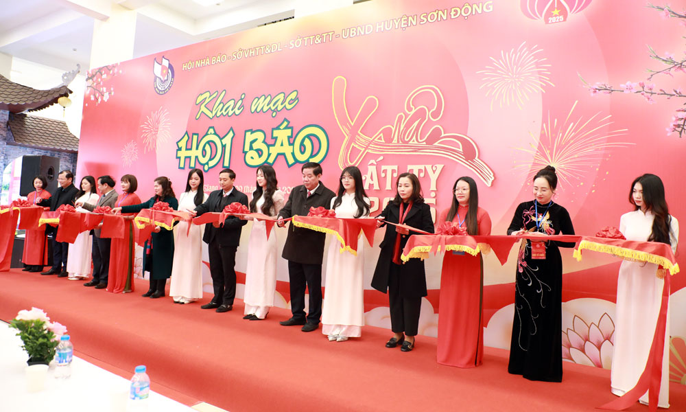 Khai mạc Hội báo Xuân Ất Tỵ 2025 và tặng thưởng cho tác giả đoạt giải báo chí