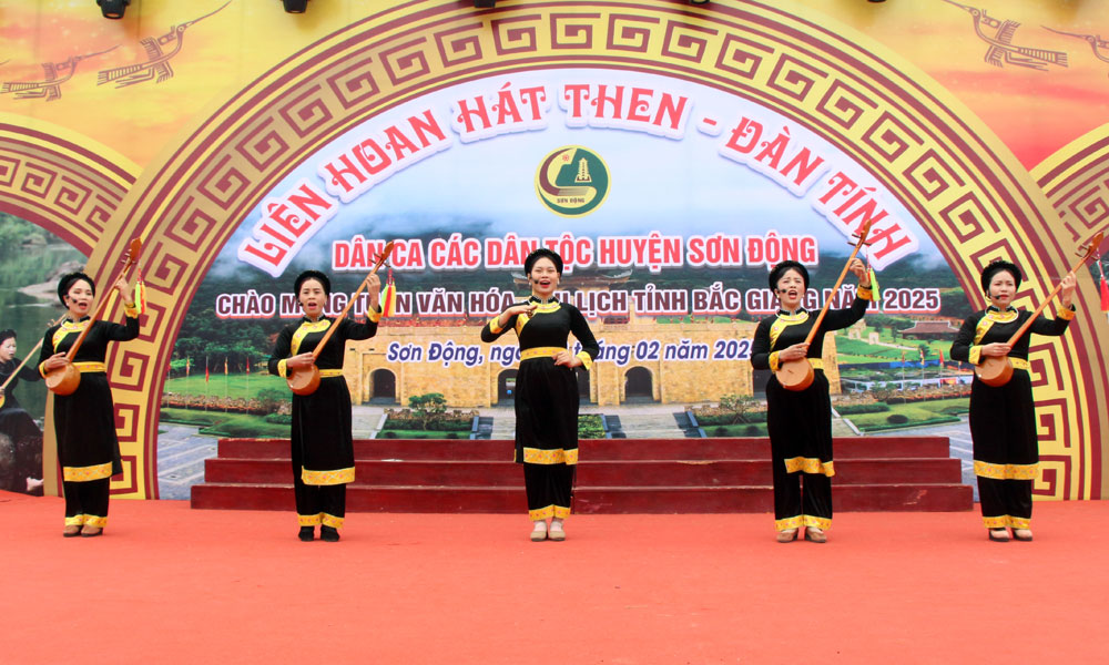 Nhà hát Chèo Bắc Giang tổ chức biểu diễn phục vụ nhân dân trong Tuần Văn hóa - Du lịch