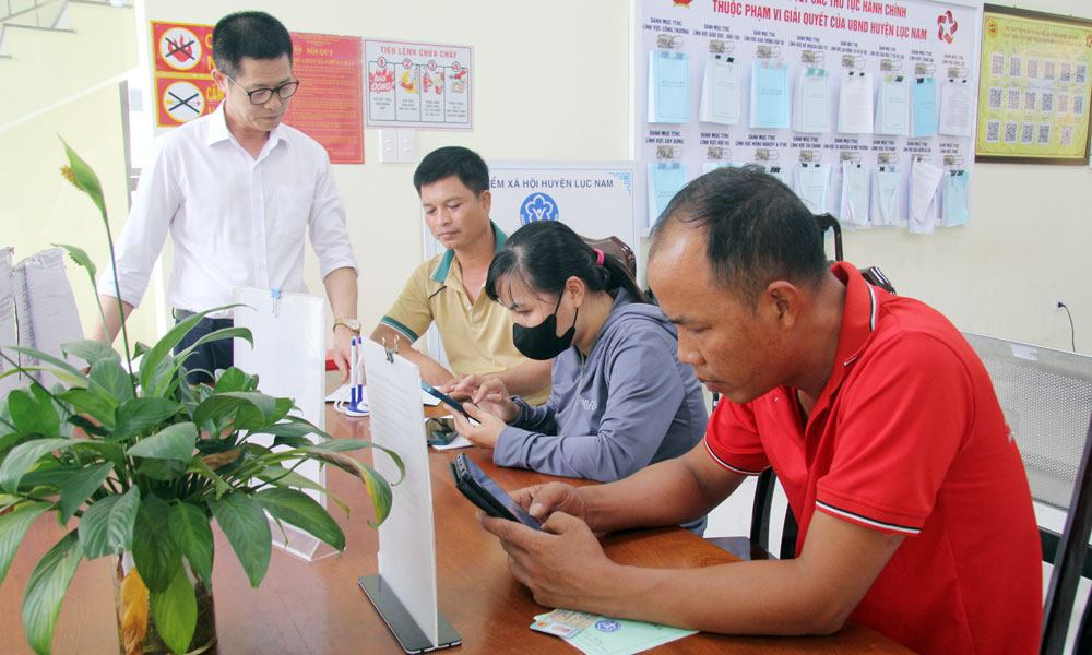  Thành lập các tổ công tác tiếp nhận, hướng dẫn, giải đáp khó khăn, vướng mắc về lĩnh vực bảo hiểm xã hội