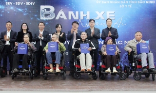Bắc Ninh: Trao tặng 160 xe lăn cho người khuyết tật có hoàn cảnh khó khăn