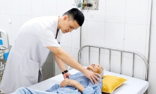 Bắc Ninh: Chậm đưa đến bệnh viện, cụ bà 99 tuổi gặp nguy hiểm do vỡ ruột thừa