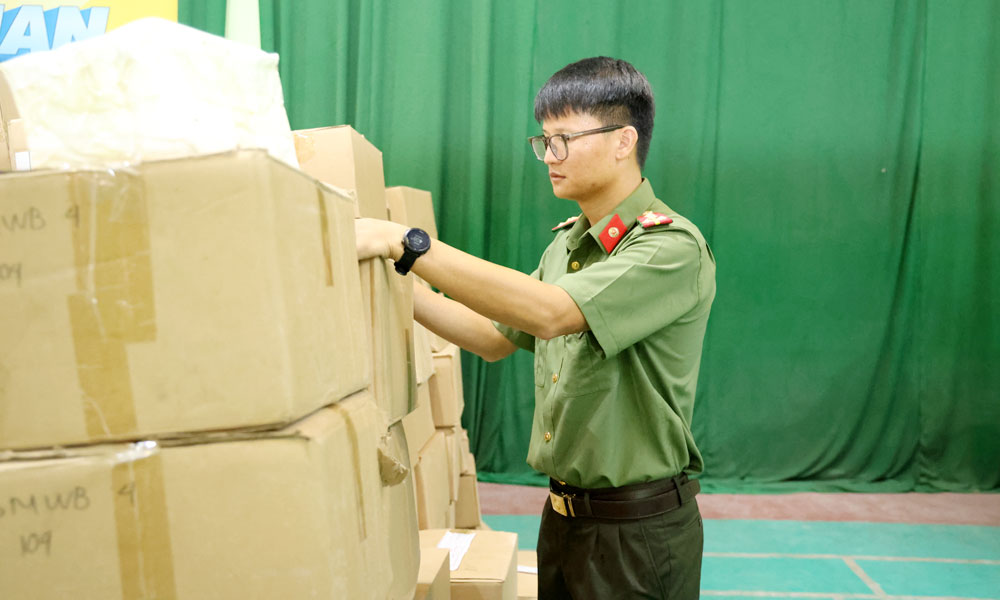  Bắc Ninh: Khen thưởng 7 đơn vị có thành tích xuất sắc trong triệt phá đường dây sản xuất, buôn bán sách giáo khoa giả