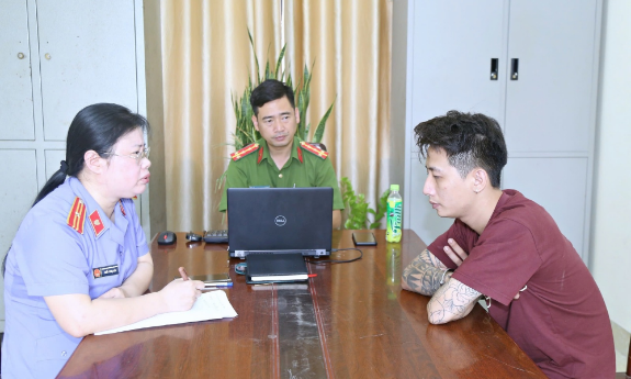 Công an xã Văn Môn bắt giữ 3 đối tượng mua bán ma túy 