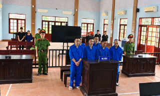 Bắc Ninh: Rủ nhau mua ma túy để tổ chức sử dụng, 6 bị cáo lĩnh án gần 40 năm tù
