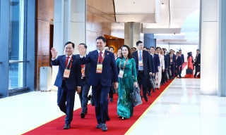 Đoàn Đại biểu Đảng bộ tỉnh Bắc Ninh dự phiên khai mạc Đại hội XIV