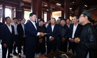 Bí thư Tỉnh ủy Nguyễn Hồng Thái thăm Trung tâm Bảo tồn tranh dân gian Đông Hồ