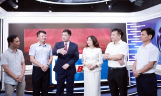 Bí thư Tỉnh ủy Nguyễn Hồng Thái thăm, kiểm tra công tác tuyên truyền tại Báo và Phát thanh, Truyền hình Bắc Ninh