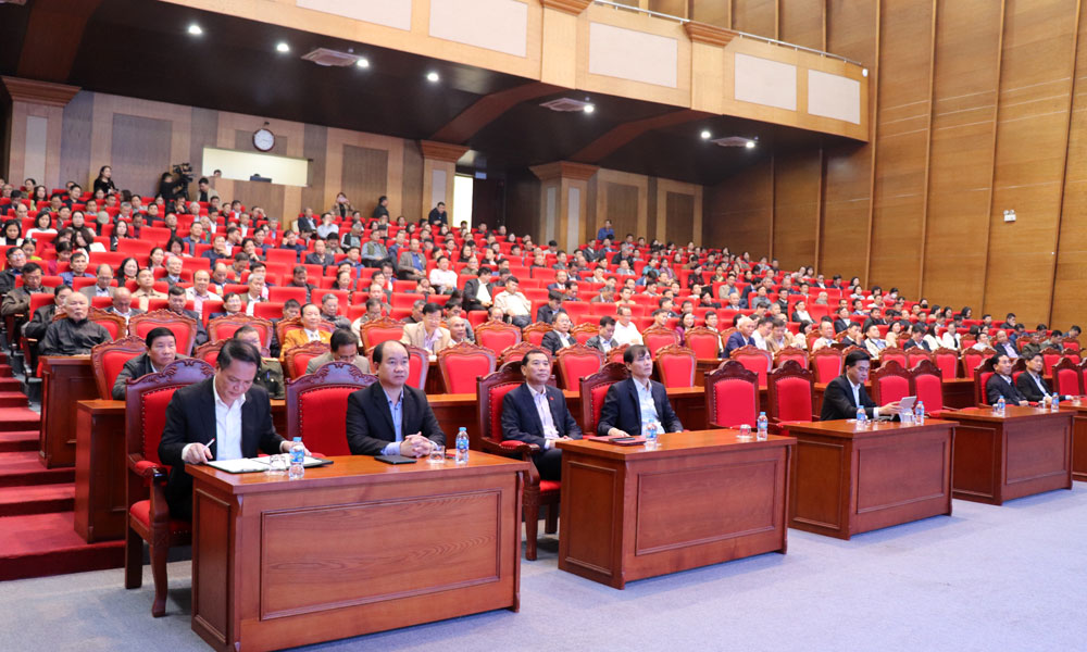 TP Bắc Giang thông tin thời sự quý IV năm 2024 cho gần 500 cán bộ, đảng viên