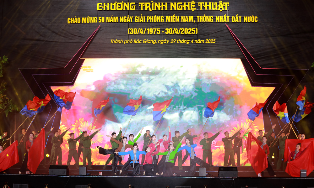 Thành phố Bắc Giang tổ chức chương trình nghệ thuật “Đất nước trọn niềm vui”