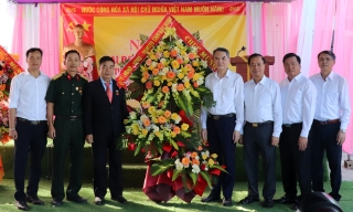 Trưởng Ban Tổ chức Tỉnh ủy Vũ Minh Hiếu dự Ngày hội Đại đoàn kết toàn dân tộc tại xã Trường Sơn