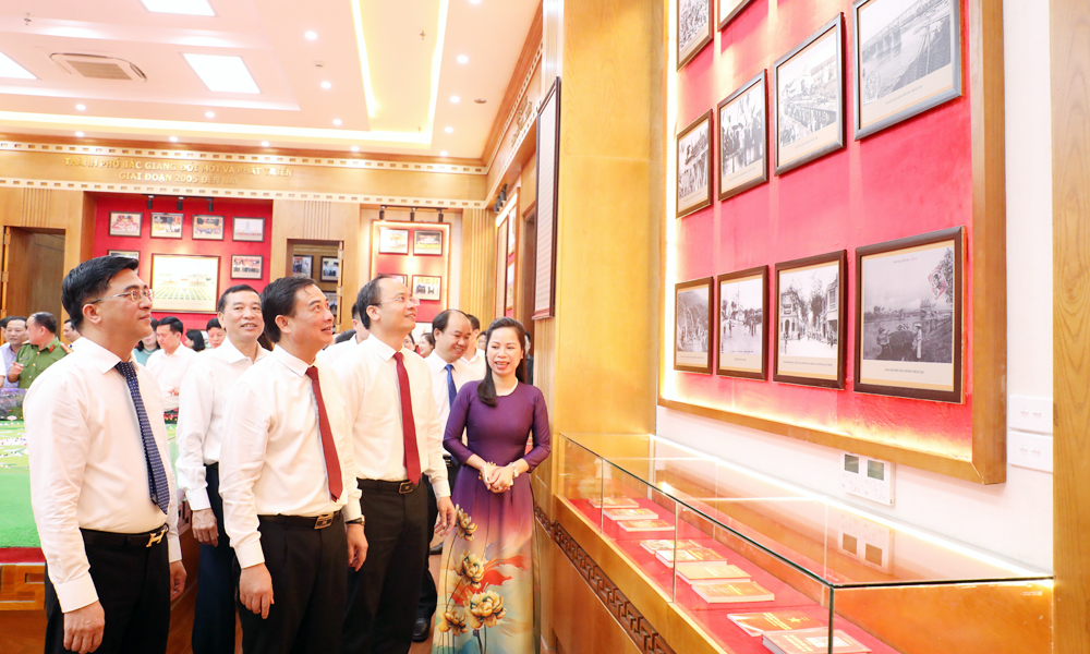 Khánh thành phòng truyền thống TP Bắc Giang