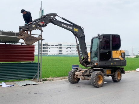 Phường Nếnh: Quyết liệt xử lý, giải tỏa các điểm “nóng” vi phạm trật tự an toàn giao thông
