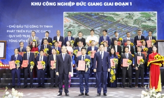 Bắc Ninh trao quyết định đầu tư cho các dự án tổng vốn gần 7 tỷ USD