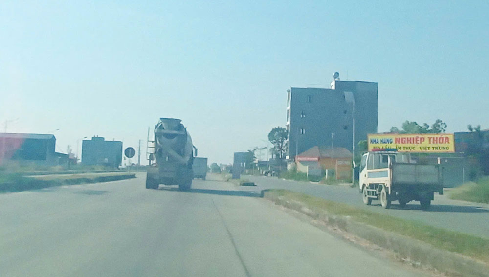 Xe quá tải lưu thông trên nhiều tuyến đường ở Bắc Giang: Trách nhiệm thuộc về ai?