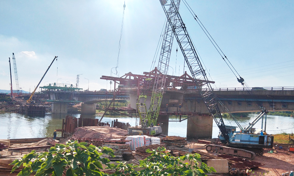  Tăng tốc thi công xây mới đơn nguyên cầu Xương Giang 