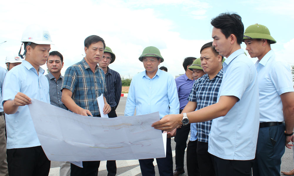  Khẩn trương gỡ vướng trong giải phóng mặt bằng, đẩy nhanh tiến độ các dự án giao thông