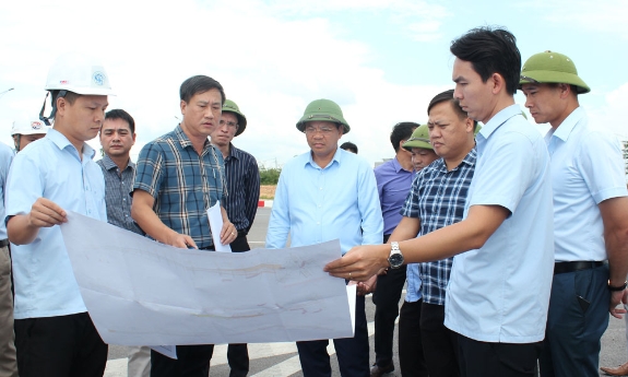 Khẩn trương gỡ vướng trong giải phóng mặt bằng, đẩy nhanh tiến độ các dự án giao thông