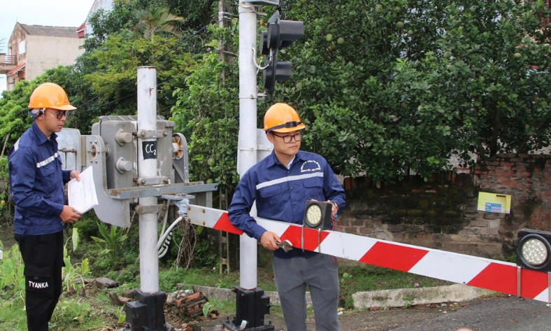  Phấn đấu ngày 18/10 hoàn thành khắc phục hệ thống thông tin tín hiệu đường sắt