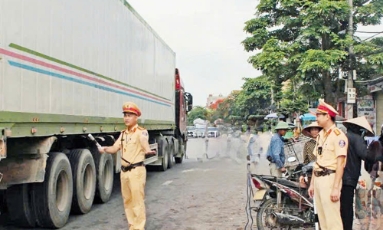  Bắc Ninh: Xử phạt 42 trường hợp chở hàng hóa quá tải, quá khổ, đậy bạt không kín