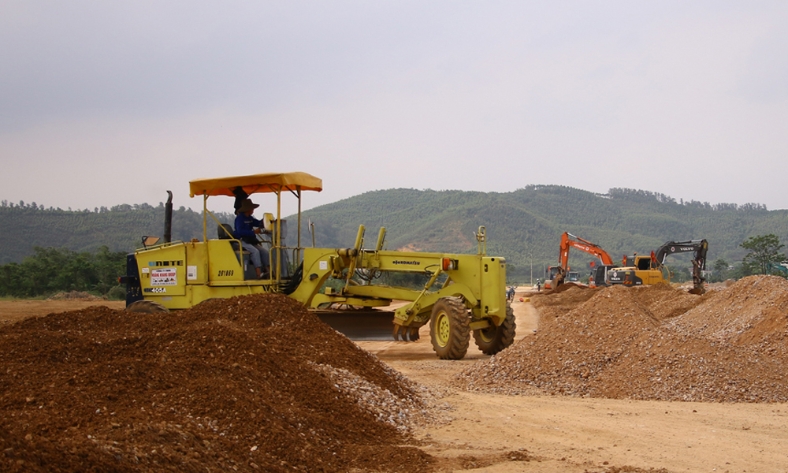  Khắc phục nắng nóng trên các công trình xây dựng