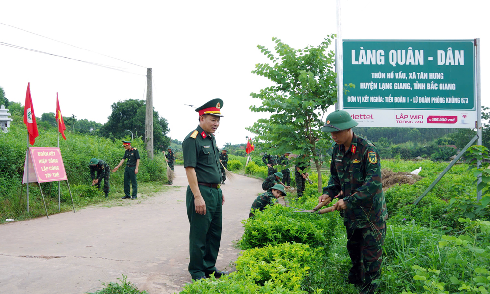  Quân đoàn 12 làm công tác dân vận tại Bắc Ninh