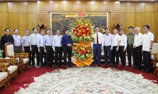 Chủ tịch UBND tỉnh Vương Quốc Tuấn gặp mặt, tiếp đoàn đại biểu Tòa Giám mục Bắc Ninh