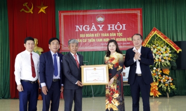  Phó Chủ tịch HĐND tỉnh Lâm Thị Hương Thành dự Ngày hội Đại đoàn kết toàn dân tộc tại xã Hoàng Vân