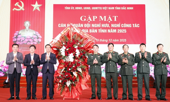 Bắc Ninh: Gặp mặt cán bộ quân đội đã nghỉ hưu, nghỉ công tác