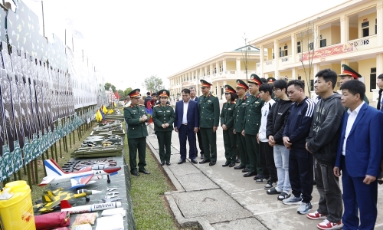  Bắc Ninh: Tổ chức cho các thanh niên tiêu biểu sẵn sàng nhập ngũ năm 2026 tham quan các đơn vị quân đội